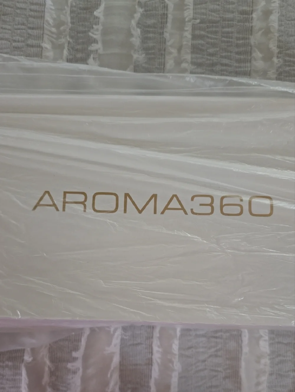 Aroma 360. Paris Collection White & Gold Diffuser Set
